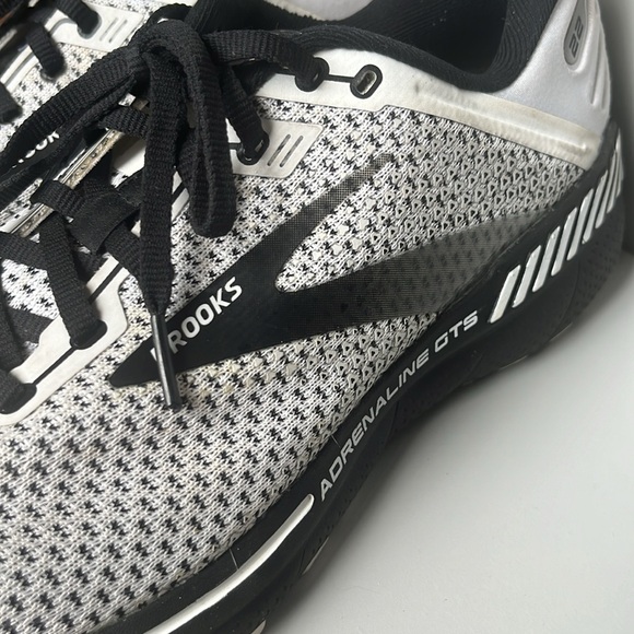 Brooks adrenaline running shoes - Picture 8 of 12